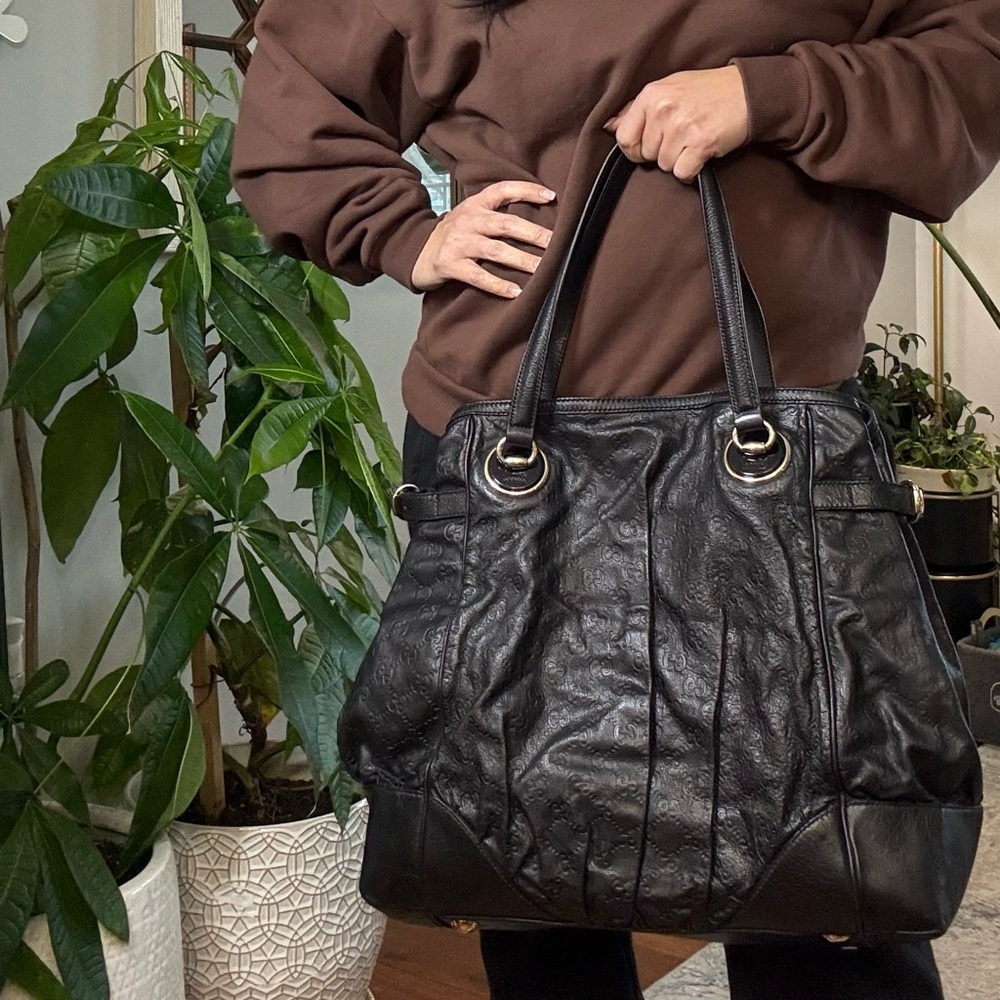 GUCCI Guccissima Leather Shoulder Bag Black Silver Hardware | Authentic - Picture 3 of 13